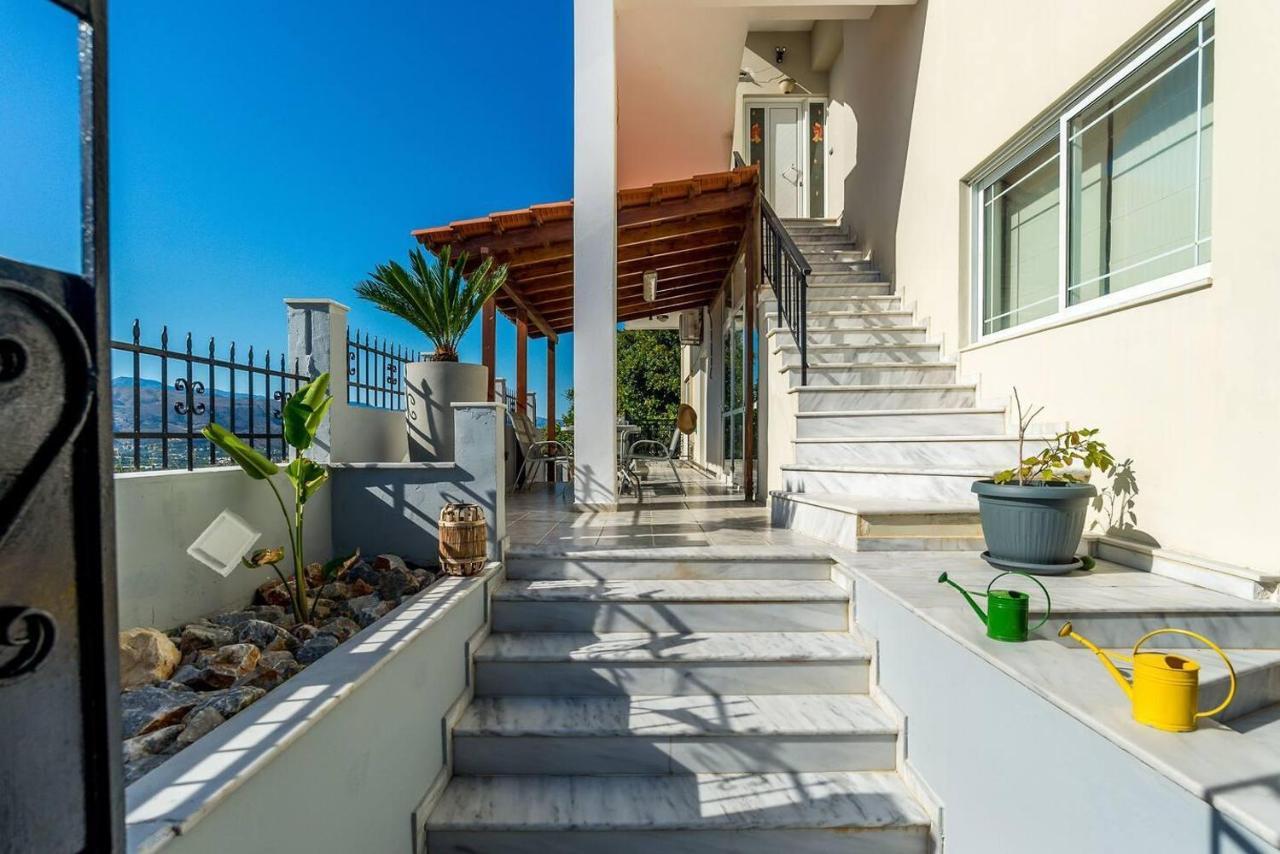 Feriehus Superior - Overlooking Chania-with Pool *